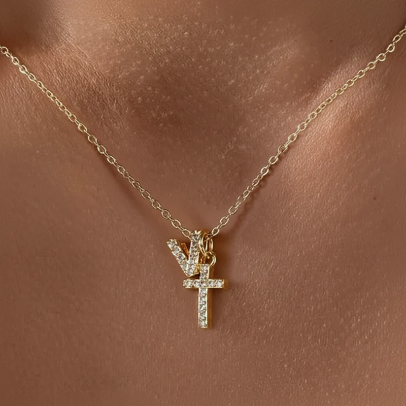 Skanto | Zierliche Diamant-Initialen- & Kreuz-Halskette