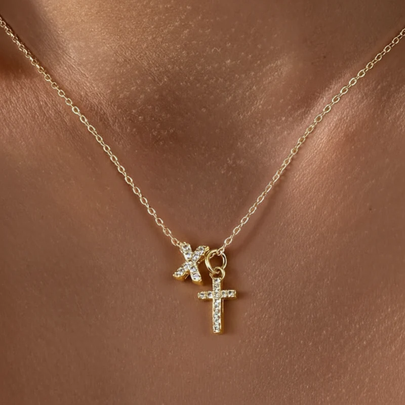 Skanto | Zierliche Diamant-Initialen- & Kreuz-Halskette
