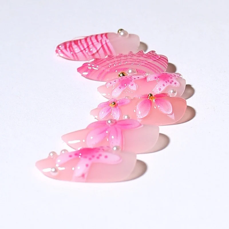 Künstlerisches 3D Blumen Nageldesign Karnz