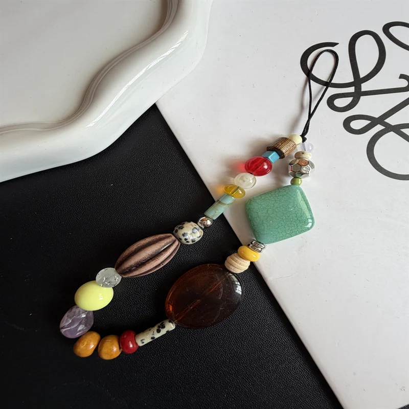 Stylische Perlen-Handykette Brehn