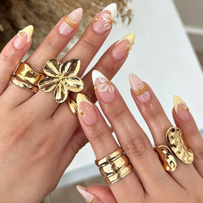 Dekoratives Press-On Nagelkunstset Karnz