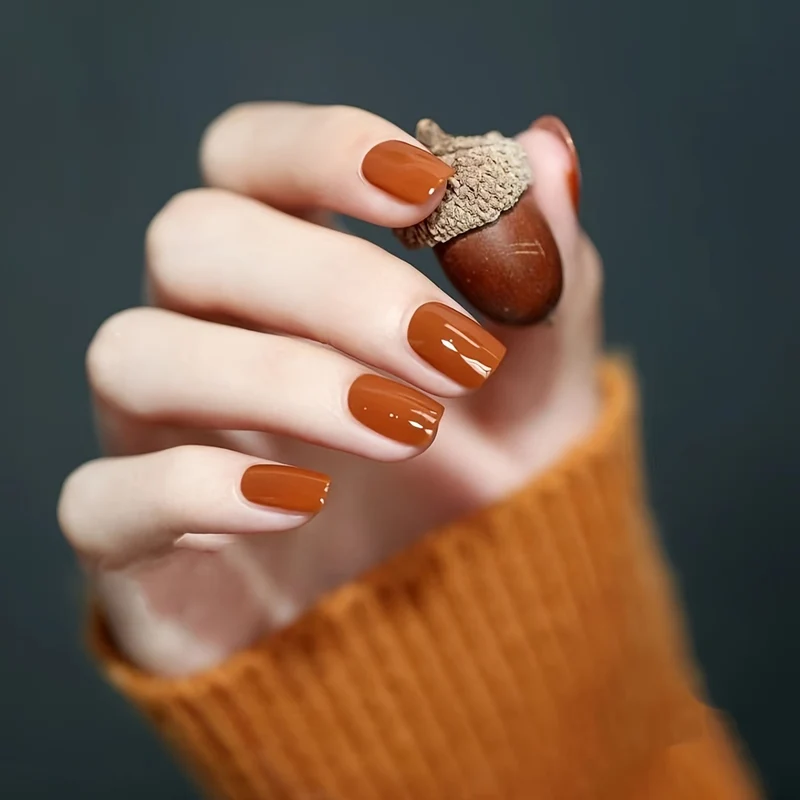 Stylisches Press-On Nagelset mit eleganten Akzenten Karnz