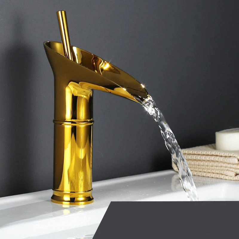 AquaCascade Wasserfall-Armatur für Waschbecken Skanto