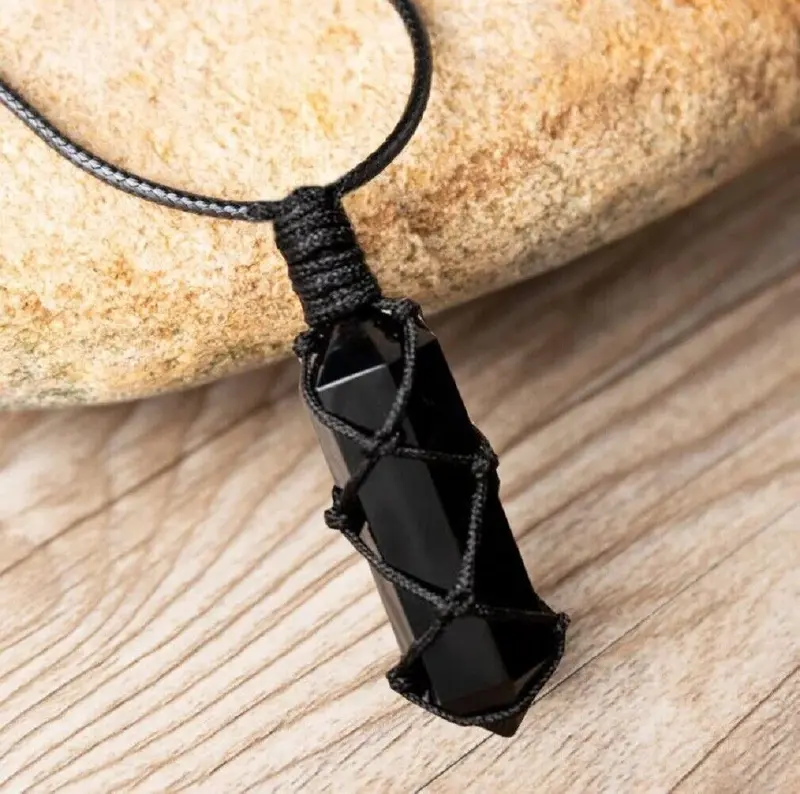 Skanto | Energetischer Schutz Obsidian-Stein-Halskette