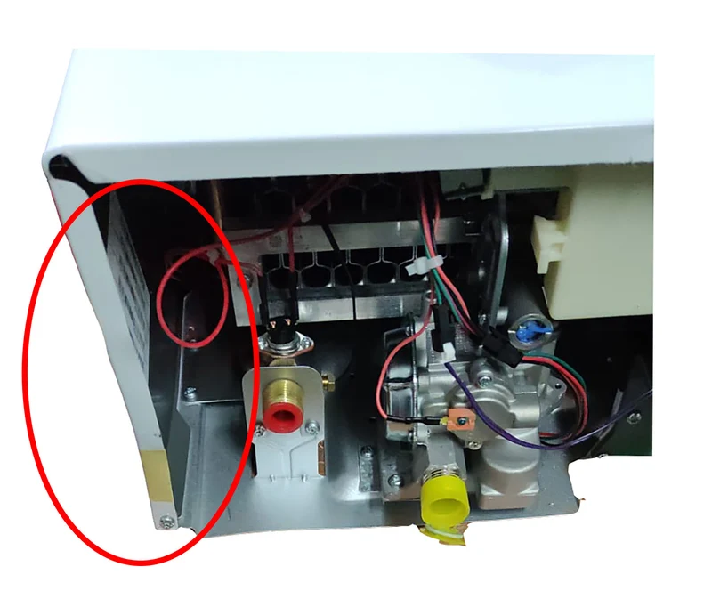 OFFRES SPÉCIALES Chauffe-eau à chambre ouverte Ariston FAST EVO X ONT 14 NG EU à faibles émissions de NOx et de méthane Code 3632389 - NOUVEAU ErP
