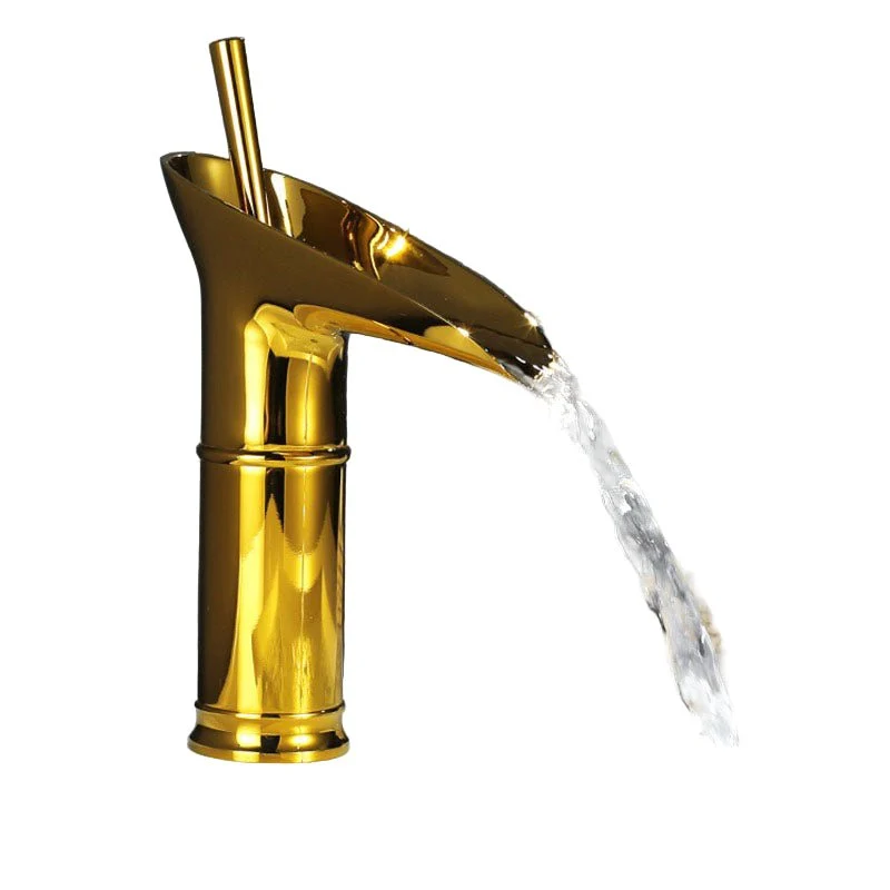 Skanto | AquaFalls – Antiker Wasserfallhahn aus Messing mit Bronze-Finish