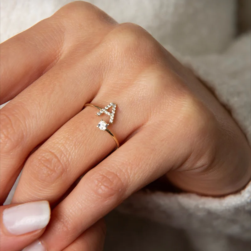 Skanto | Verstellbarer zarter Diamant-Initialenring