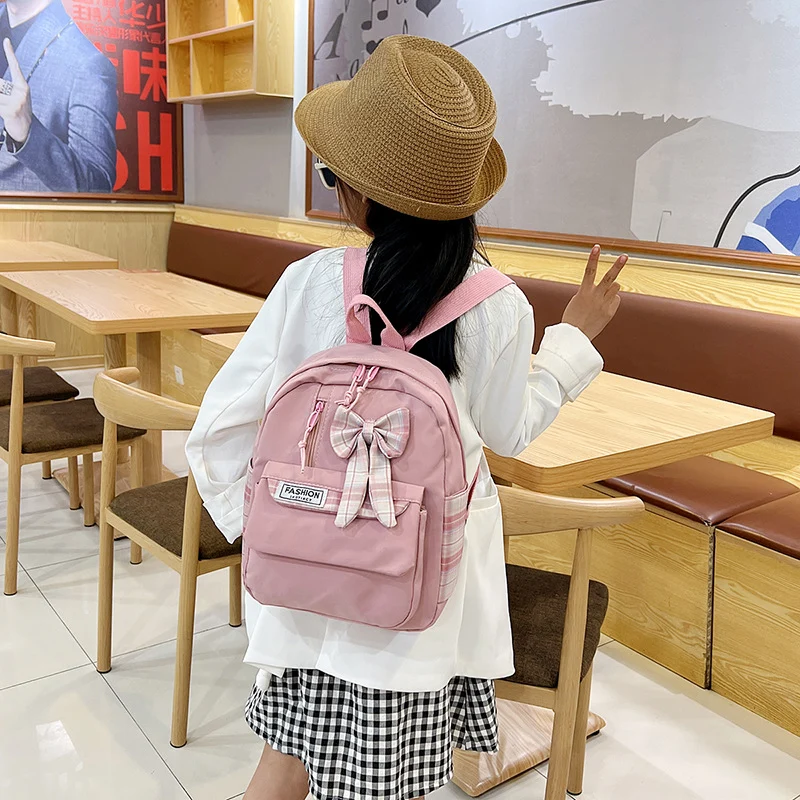Stylischer lässiger Rucksack mit Schleifenverzierung Karnz