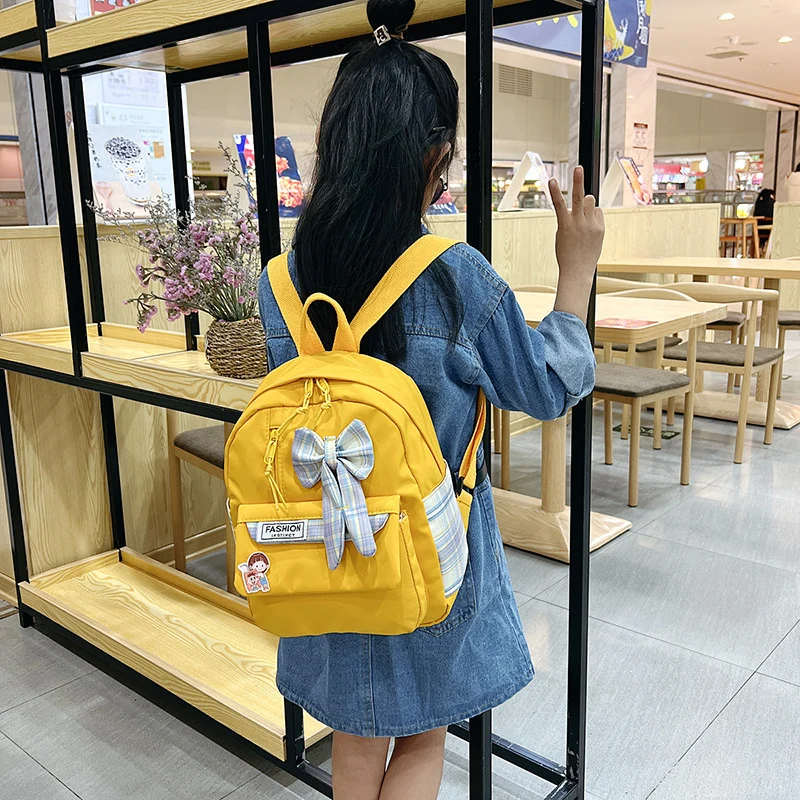 Stylischer lässiger Rucksack mit Schleifenverzierung Karnz