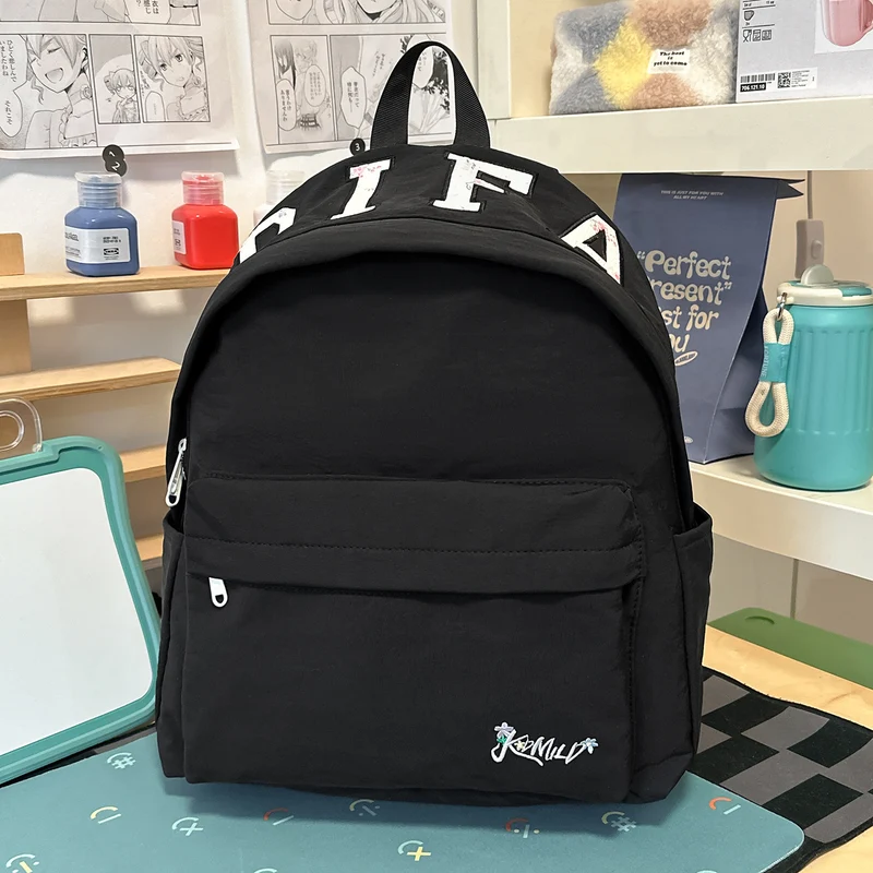 Stylische Freizeit-Rucksack mit Sternanhänger Karnz