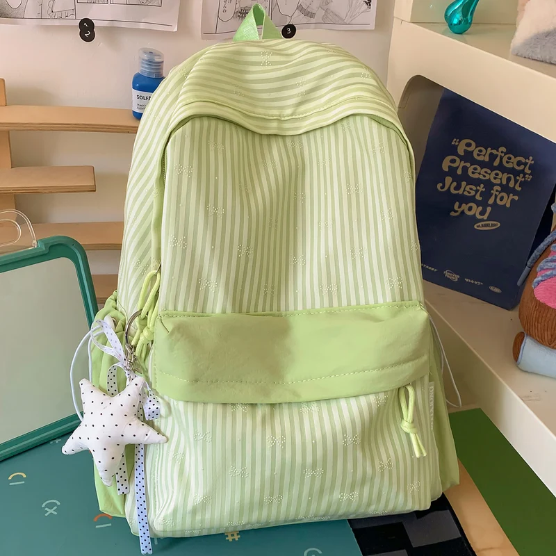 Stylische Freizeit-Rucksack mit dekorativen Eigenschaften Karnz
