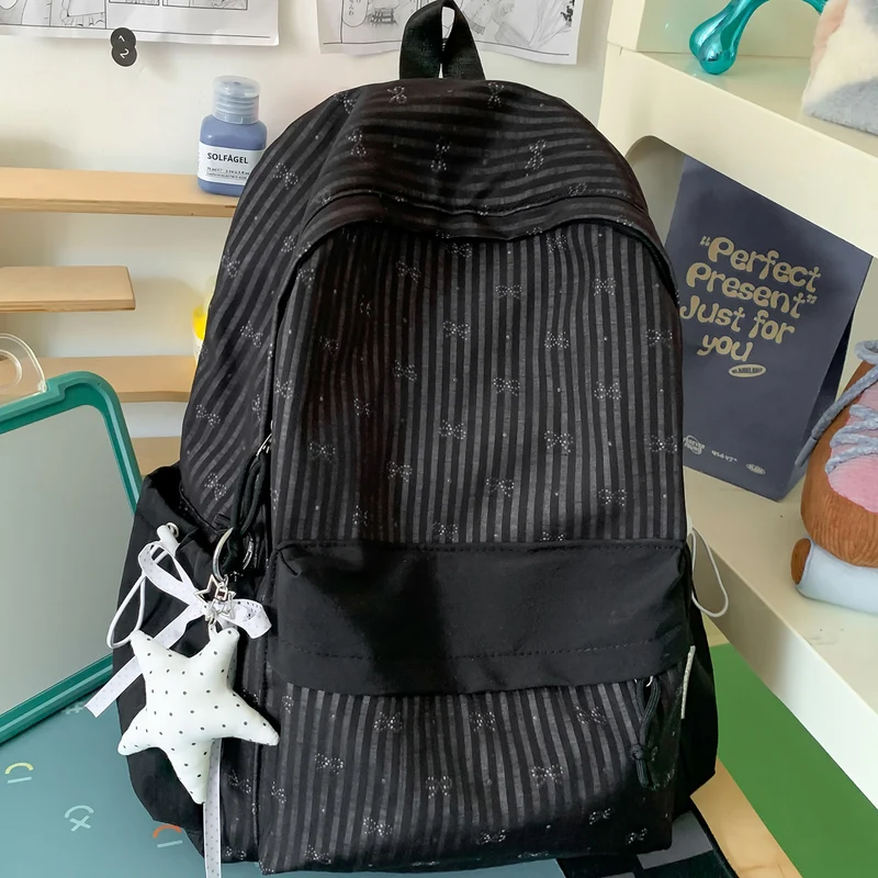 Stylische Freizeit-Rucksack mit dekorativen Eigenschaften Karnz