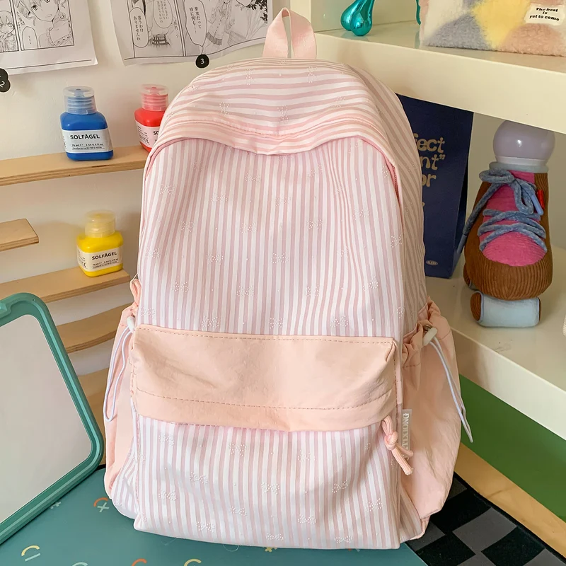 Stylische Freizeit-Rucksack mit dekorativen Eigenschaften Karnz