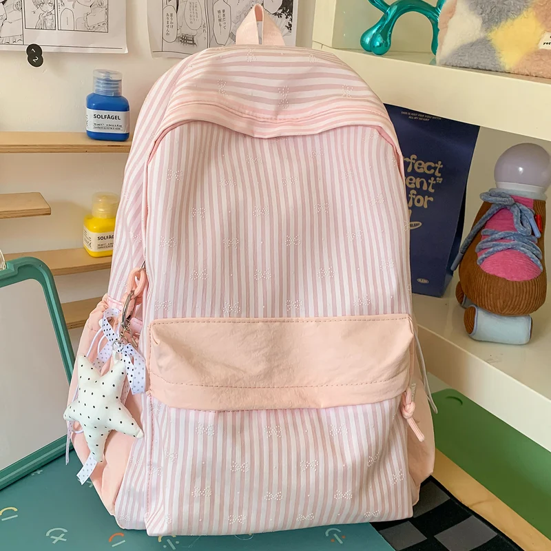 Stylische Freizeit-Rucksack mit dekorativen Eigenschaften Karnz