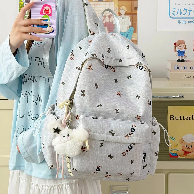 Stylischer lässiger Rucksack mit dekorativem Charme Karnz