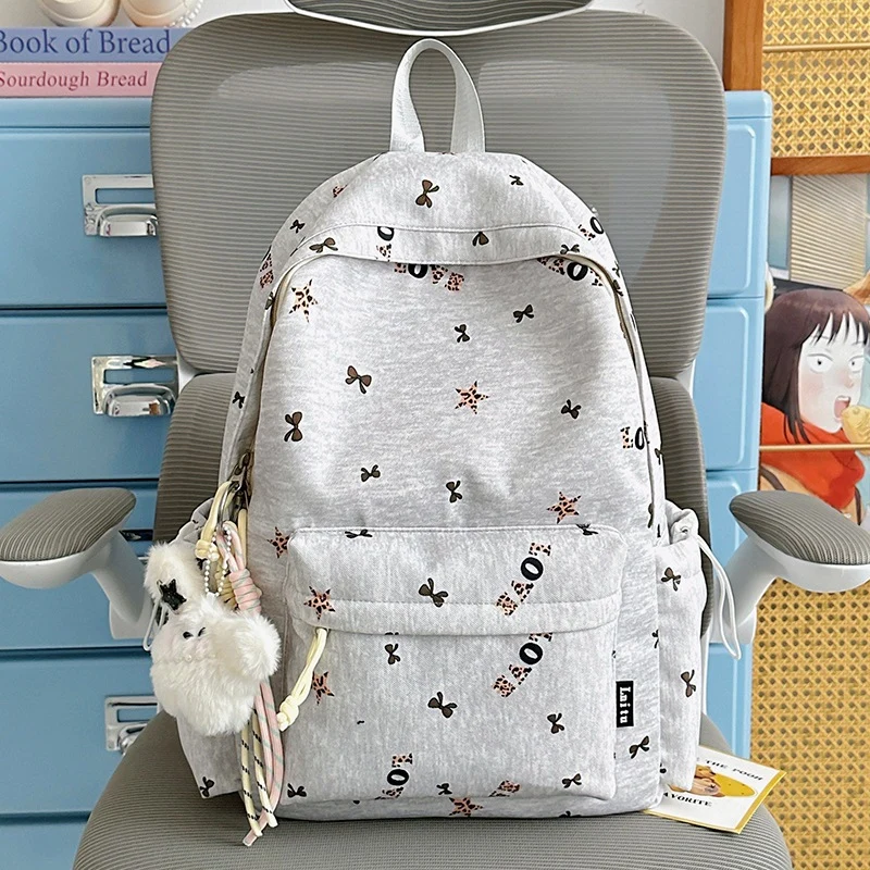 Stylischer lässiger Rucksack mit dekorativem Charme Karnz
