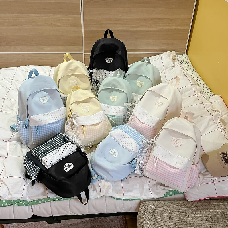 Stilvoller Freizeit-Rucksack mit dekorativem Akzent Karnz
