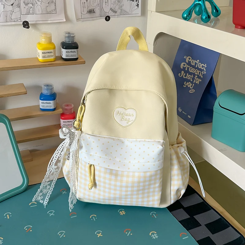 Stilvoller Freizeit-Rucksack mit dekorativem Akzent Karnz