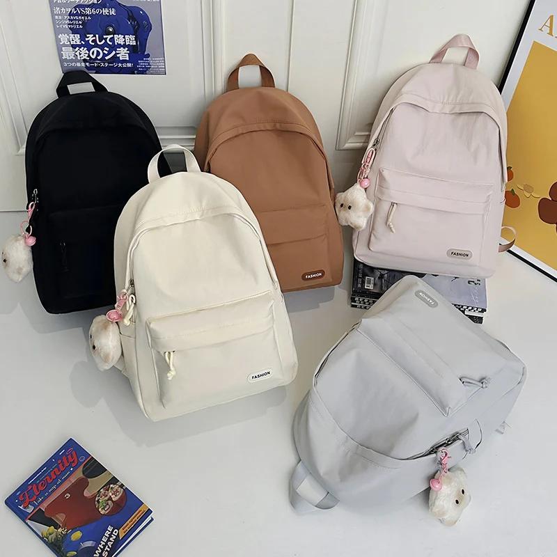 Stylische Freizeit-Rucksack mit süßem Plüschanhänger Karnz