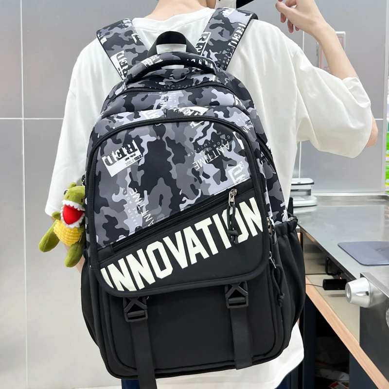 Stylische Camo-Print-Rucksack Karnz