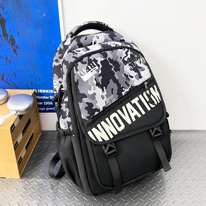 Stylische Camo-Print-Rucksack Karnz
