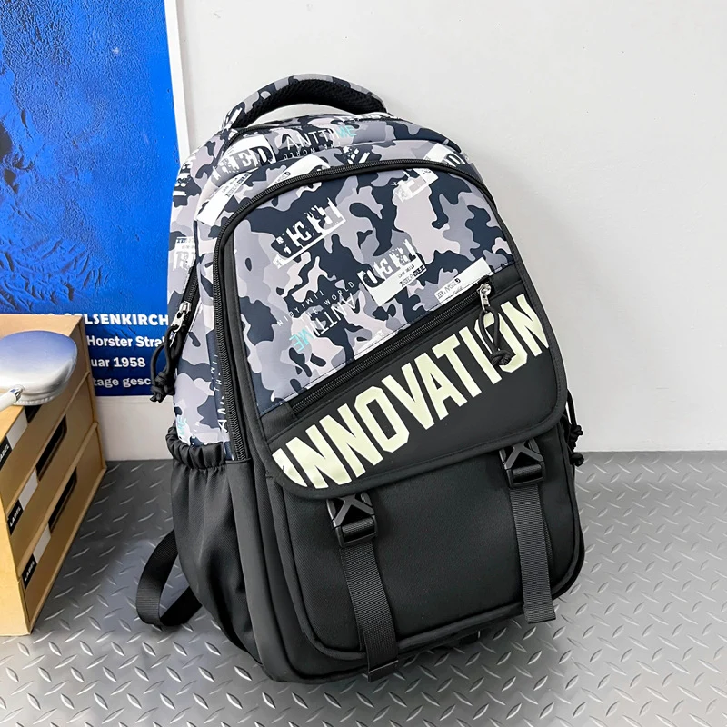 Stylische Camo-Print-Rucksack Karnz