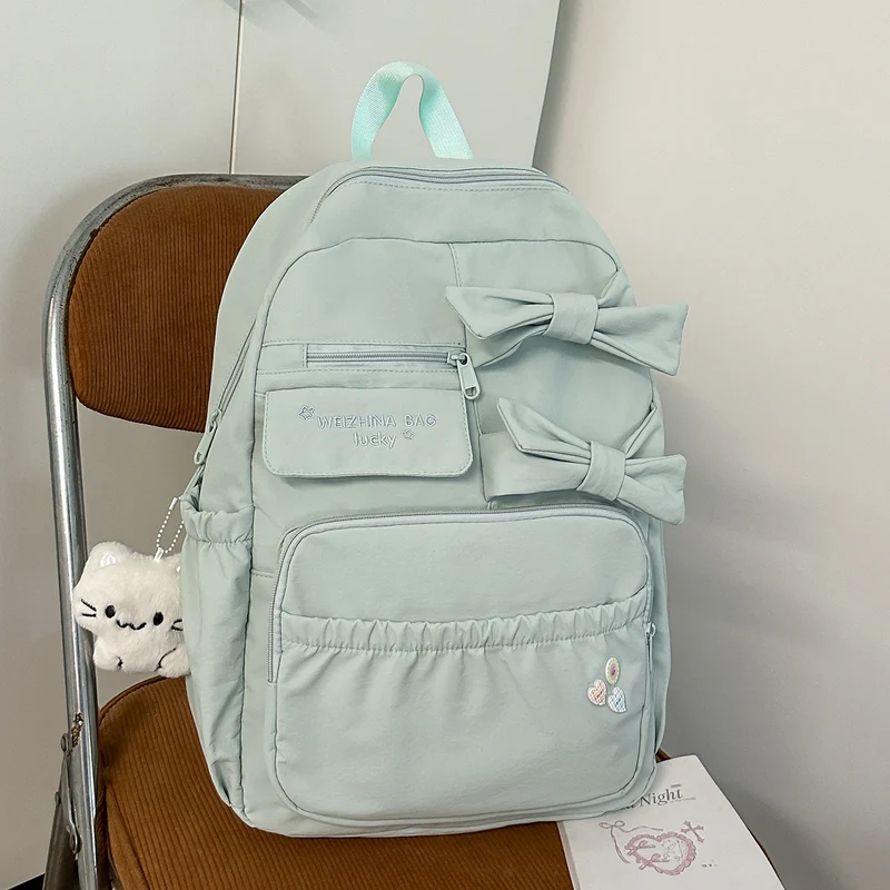 Stylischer Rucksack mit Bogenakzenten Karnz