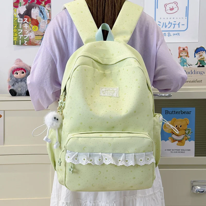 Stilvoller Rucksack mit dekorativen Akzenten Karnz