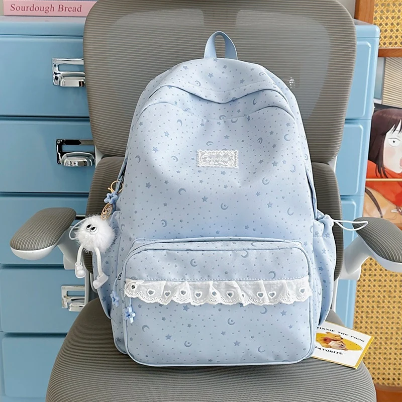 Stilvoller Rucksack mit dekorativen Akzenten Karnz