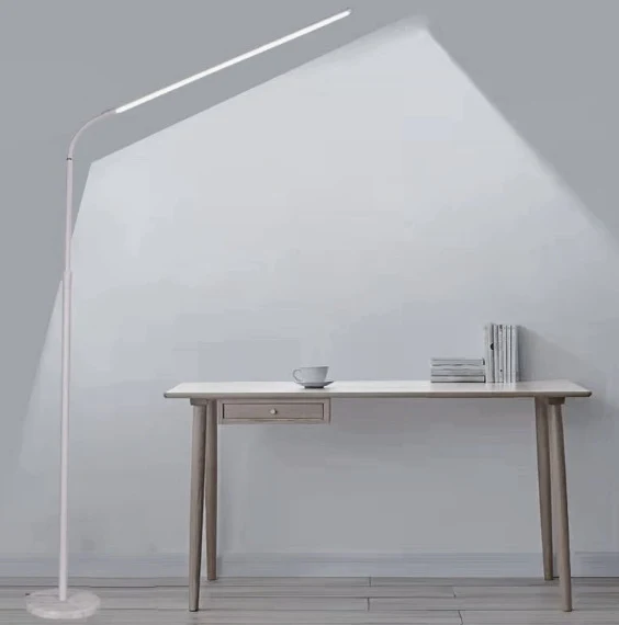 Moderne LED Stehlampe
