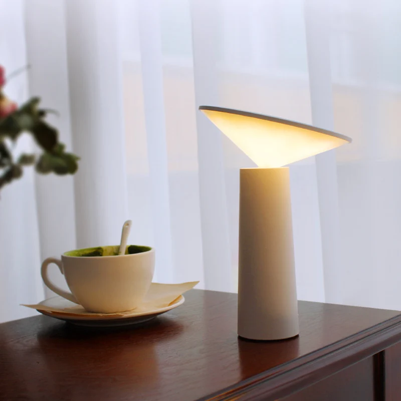 Moderne Tischlampe