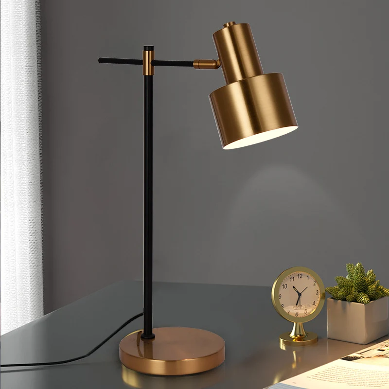 Moderne Schreibtischlampe