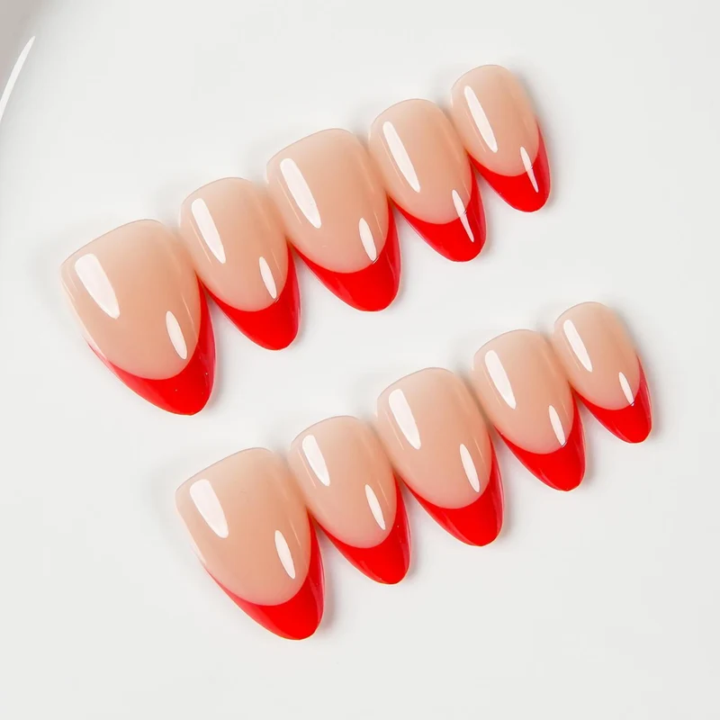 Stylische Stiletto Press-On Nägel mit Ombre-Spitzen-Design