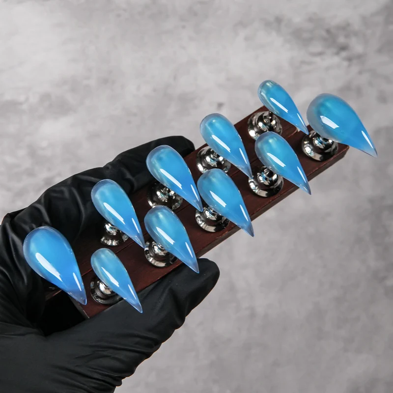 Stylisches Stiletto Press-On Nail Set