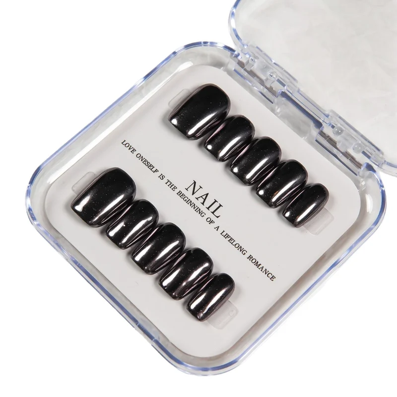 Stylische Press-On Nagelverzierung Set