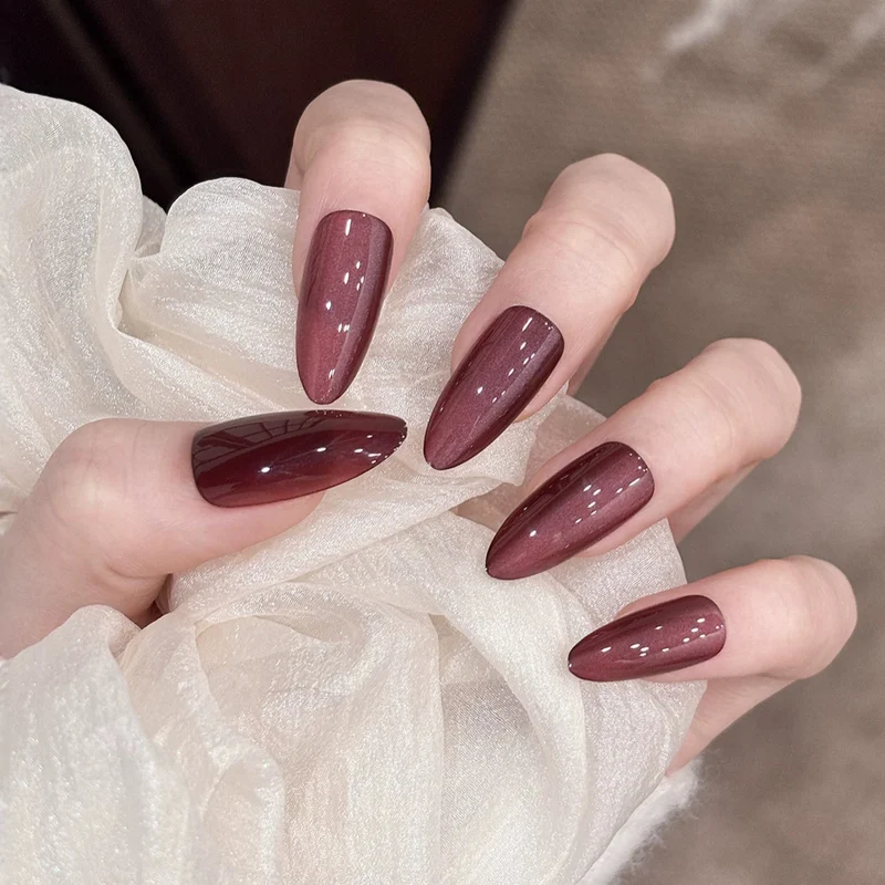 Stylisches mandelförmiges Press-On-Nagelset