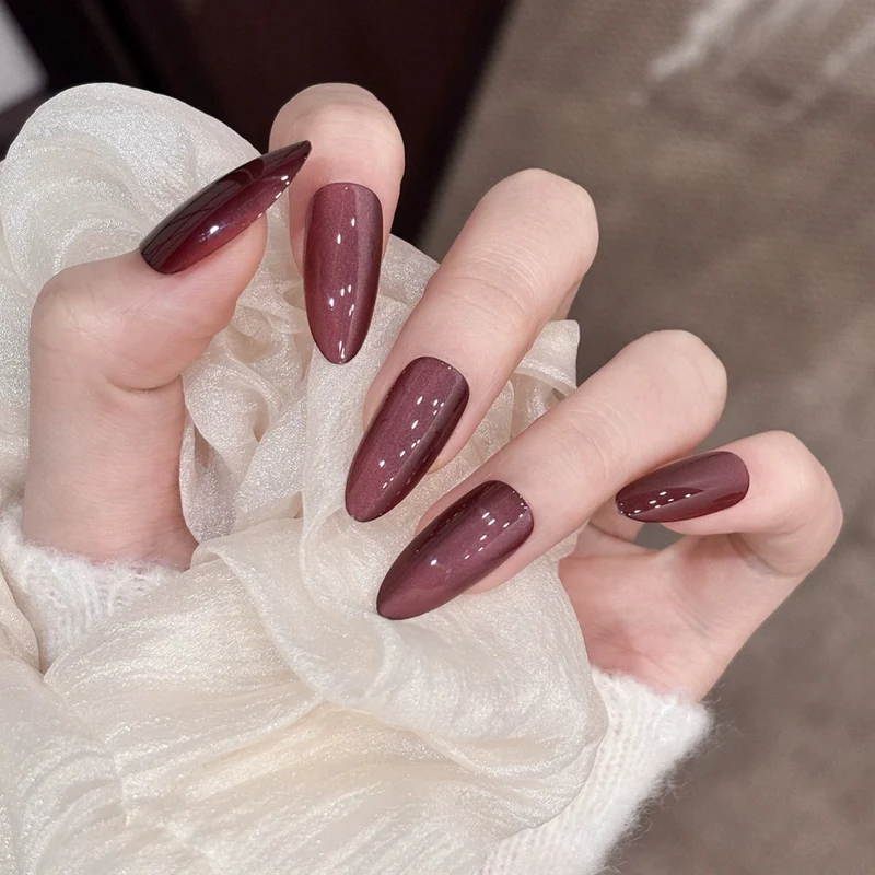 Stylisches mandelförmiges Press-On-Nagelset