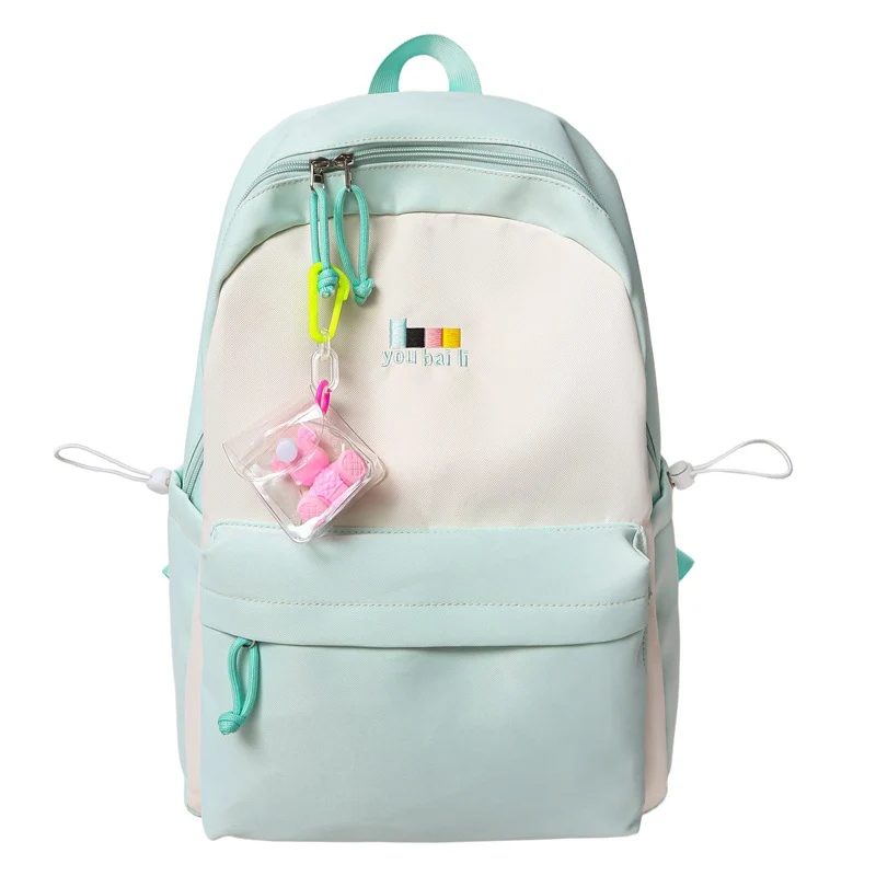 Leichter Reise-Rucksack mit Charm Karnz