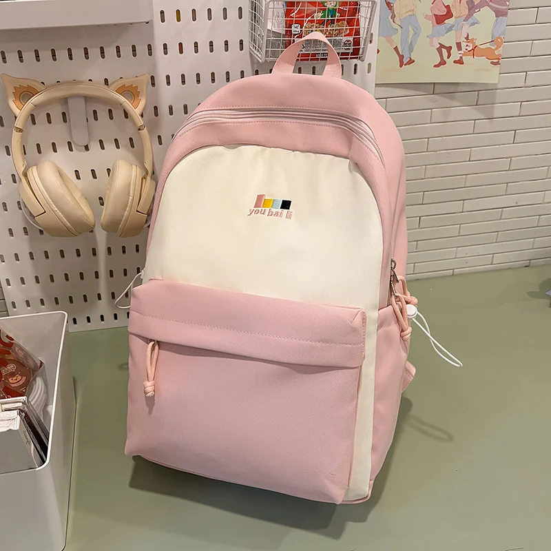Leichter Reise-Rucksack mit Charm Karnz