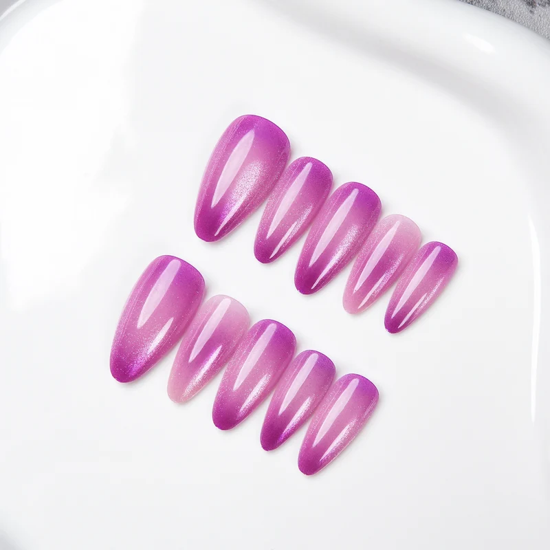 Stiletto-förmiger Press-On-Nagelset mit Ombre-Finish