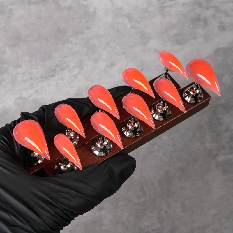 Stiletto-förmige Press-On-Nagelverbesserungs-Set