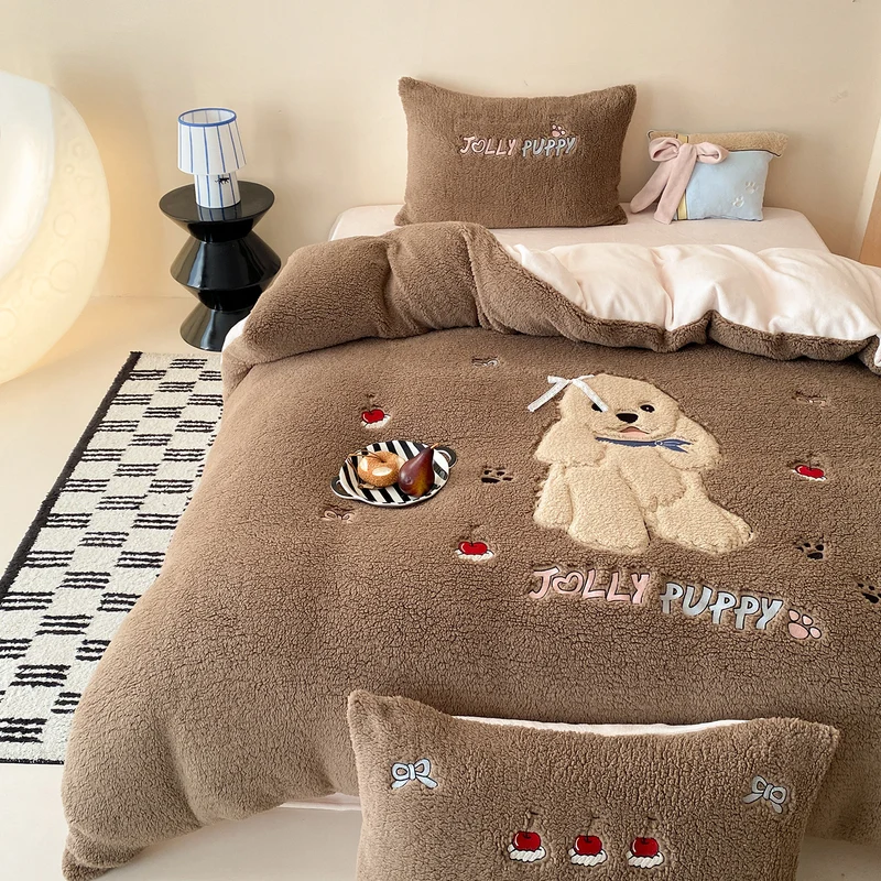 Teddy-Fleece-Bettwäschenset mit Blumenstickerei und Wende-Design