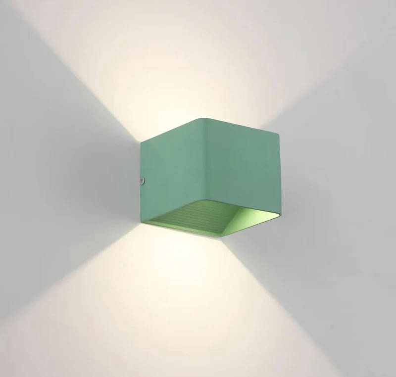 Skanto | Moderne quadratische Wandleuchte