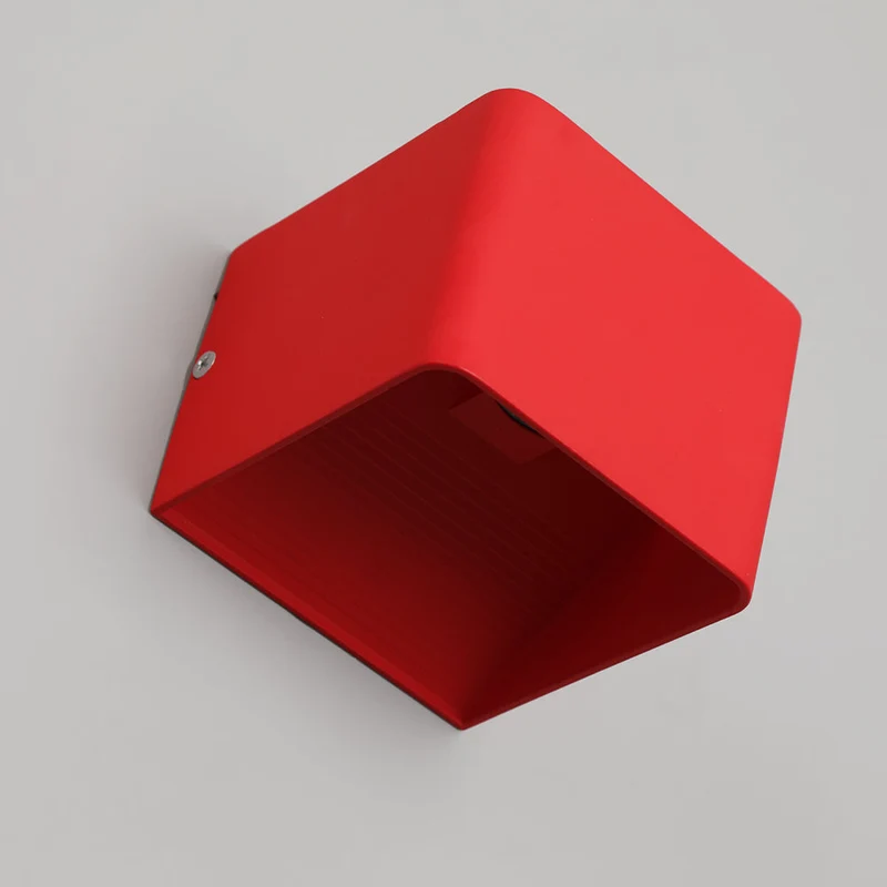 Skanto | Moderne quadratische Wandleuchte