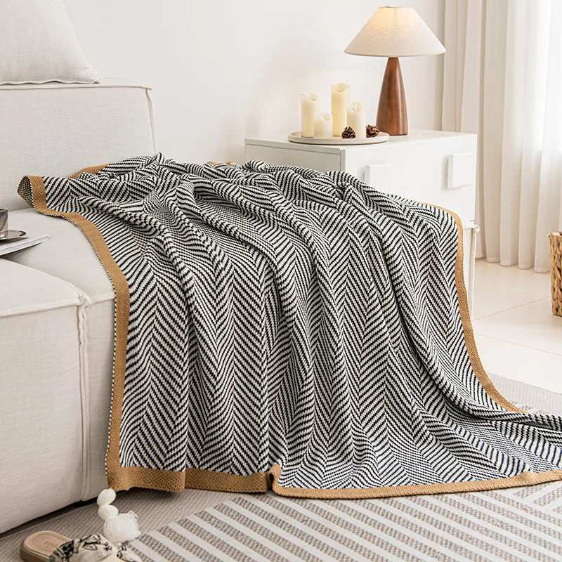 Dekorativer gestrickter Wurfdecke