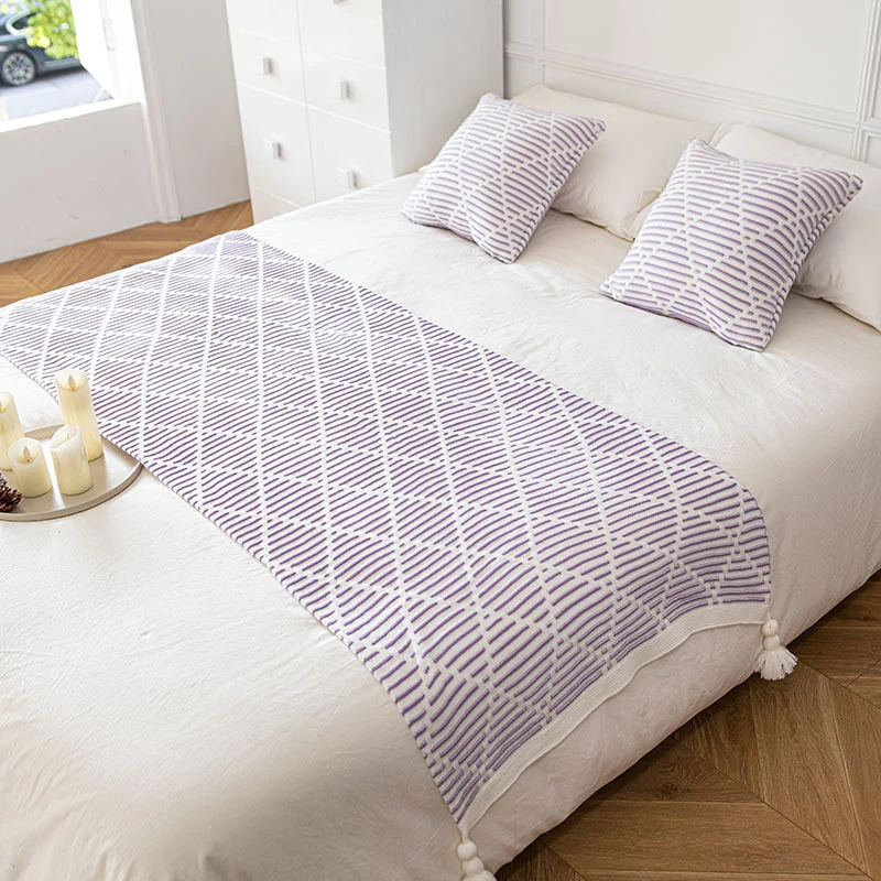 Dekorativer Strickwurfdecke