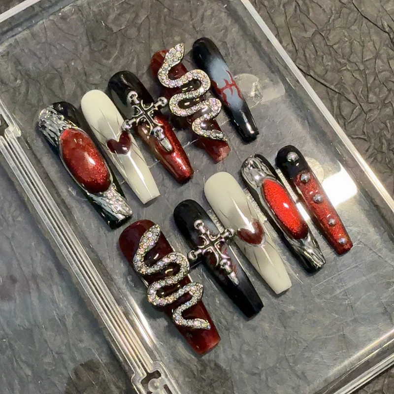 Dekoratives gotisches Kunst Press-On Nagelset