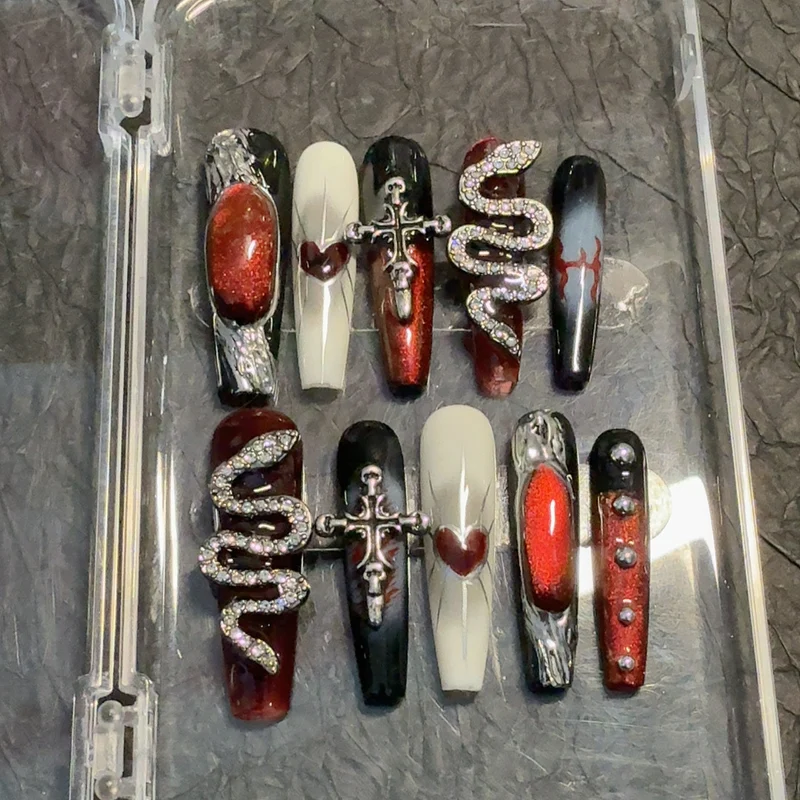Dekoratives gotisches Kunst Press-On Nagelset