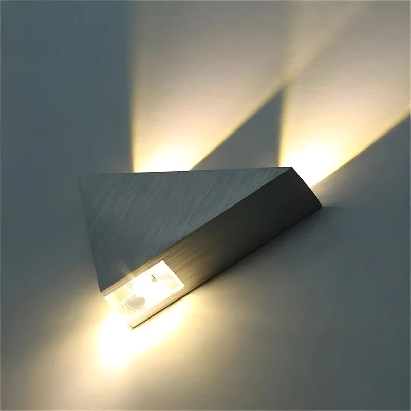 Skanto | Light - Moderne Dreieck-Wandleuchte LED-Wandlampe