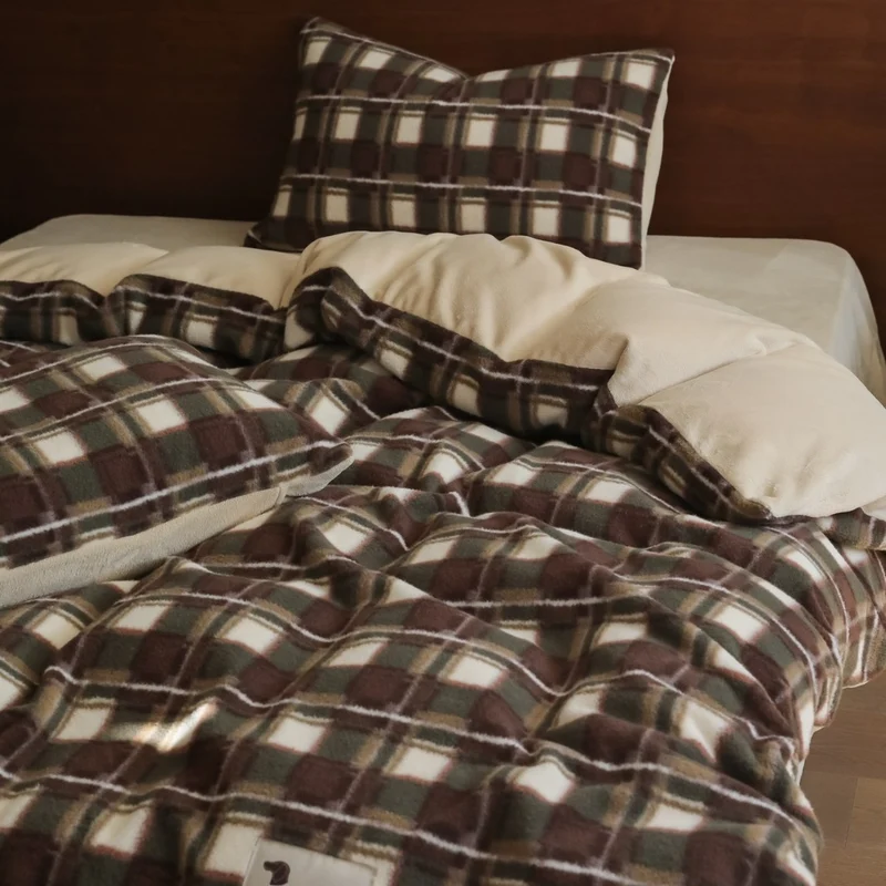 Premium Microfleece-Bettgarnitur mit Rautenstruktur und wärmendem Kuschelüberwurf